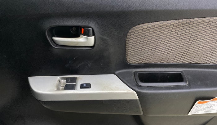 2013 Maruti Wagon R 1.0 LXI CNG, CNG, Manual, 63,165 km, Driver Side Door Panels Control