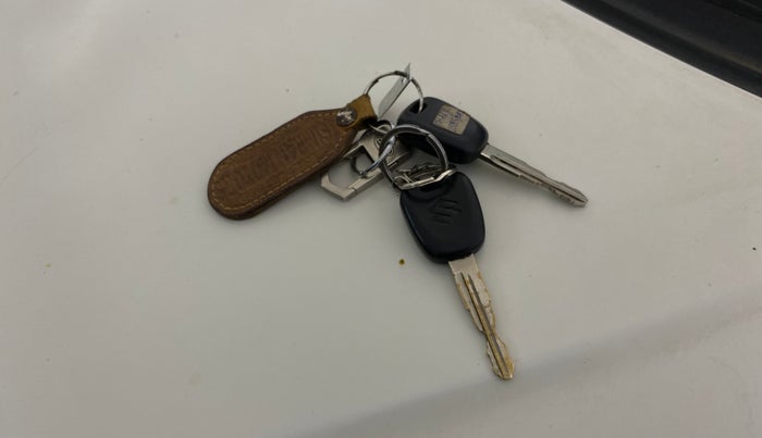 2013 Maruti Wagon R 1.0 LXI CNG, CNG, Manual, 63,165 km, Key Close Up