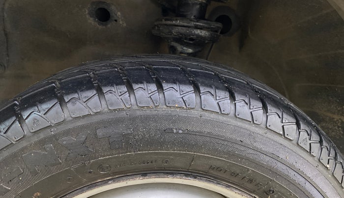 2013 Maruti Wagon R 1.0 LXI CNG, CNG, Manual, 63,165 km, Left Front Tyre Tread