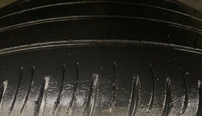 2021 Hyundai VENUE SX 1.5 CRDI, Diesel, Manual, 30,409 km, Left Front Tyre Tread