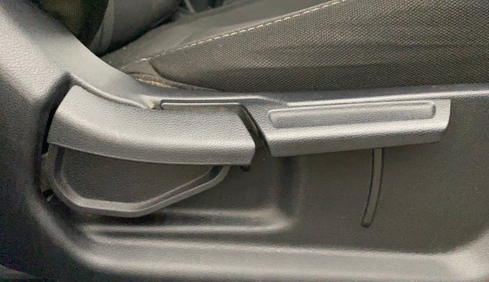 2021 Hyundai VENUE SX 1.5 CRDI, Diesel, Manual, 30,409 km, Driver Side Adjustment Panel