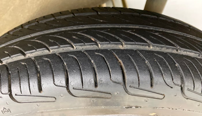 2012 Maruti Wagon R 1.0 LXI, Petrol, Manual, 67,527 km, Left Rear Tyre Tread