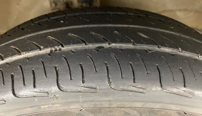 2012 Maruti Wagon R 1.0 LXI, Petrol, Manual, 67,527 km, Right Front Tyre Tread