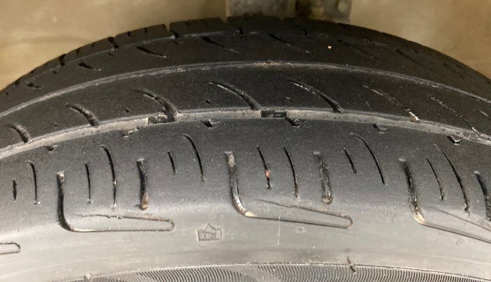 2012 Maruti Wagon R 1.0 LXI, Petrol, Manual, 67,527 km, Left Front Tyre Tread