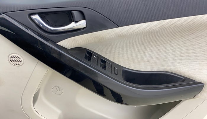 2021 Tata NEXON XZA PLUS SUNROOF PETROL, Petrol, Automatic, 26,481 km, Driver Side Door Panels Control