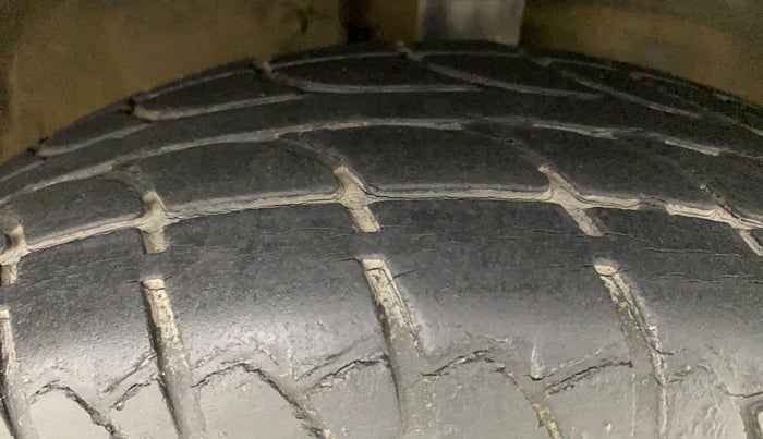 2011 Maruti Wagon R 1.0 LXI, Petrol, Manual, 43,295 km, Right Front Tyre Tread