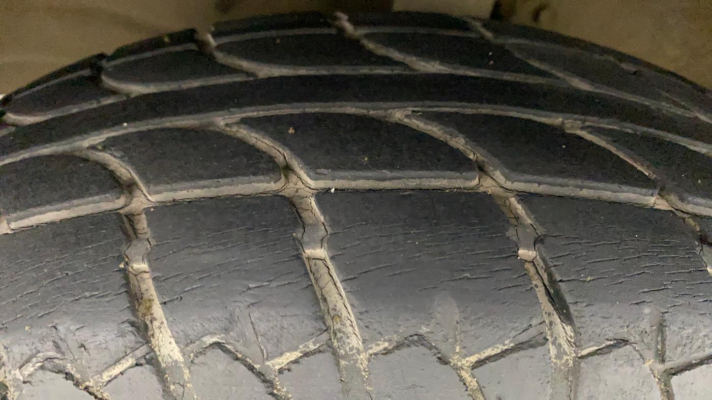 2011 Maruti Wagon R 1.0 LXI, Petrol, Manual, 43,295 km, Left Front Tyre Tread