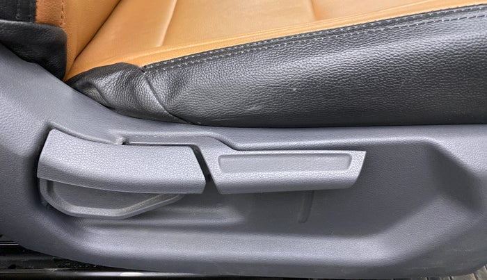 2020 Hyundai GRAND I10 NIOS SPORTZ PETROL, Petrol, Manual, 30,473 km, Driver Side Adjustment Panel