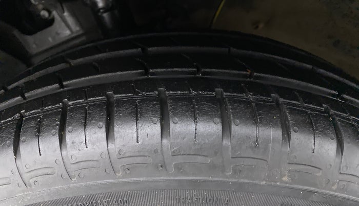 2020 Hyundai GRAND I10 NIOS SPORTZ PETROL, Petrol, Manual, 30,473 km, Left Front Tyre Tread
