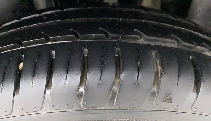 2020 Maruti Swift LXI, Petrol, Manual, 2,297 km, Left Rear Tyre Tread