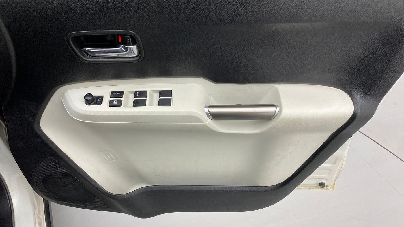 2017 Maruti IGNIS ZETA 1.3 AMT, Diesel, Automatic, 1,05,105 km, Driver Side Door Panels Control