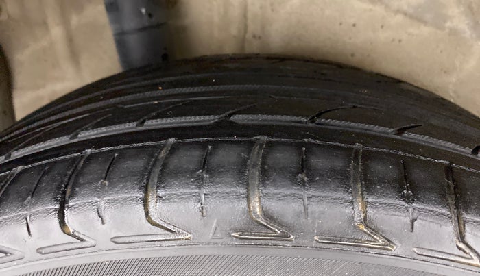2017 Maruti IGNIS ZETA 1.3 AMT, Diesel, Automatic, 1,05,105 km, Right Rear Tyre Tread