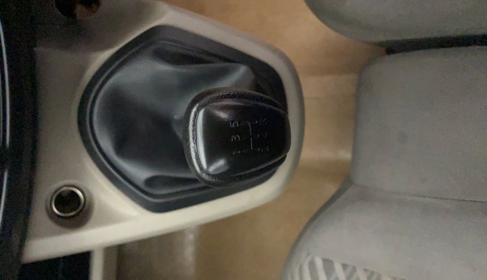 2016 Datsun Go Plus T, Petrol, Manual, 79,329 km, Gear Lever