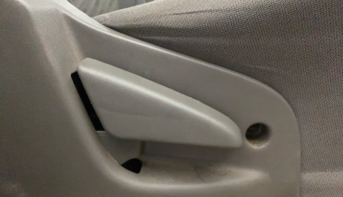 2016 Datsun Go Plus T, Petrol, Manual, 79,329 km, Driver Side Adjustment Panel