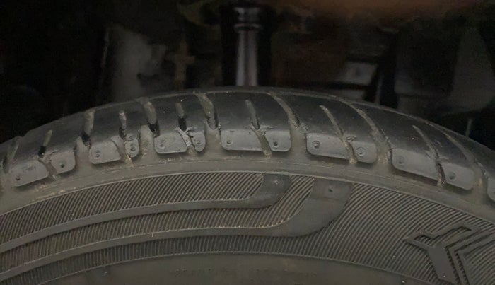 2016 Datsun Go Plus T, Petrol, Manual, 79,329 km, Right Front Tyre Tread