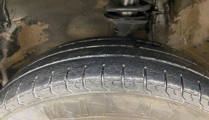 2013 Maruti Alto 800 LXI, Petrol, Manual, 73,393 km, Left Front Tyre Tread
