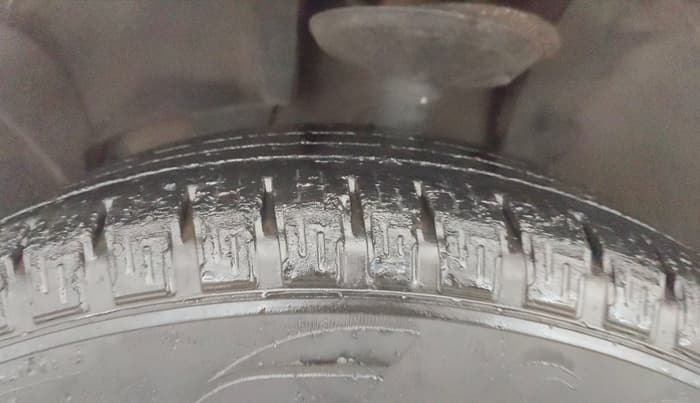 2013 Renault Duster RXL PETROL, Petrol, Manual, 90,873 km, Left Front Tyre Tread