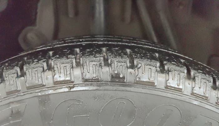 2013 Renault Duster RXL PETROL, Petrol, Manual, 90,873 km, Right Rear Tyre Tread