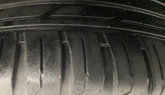 2014 Nissan Terrano XL (P), Petrol, Manual, 77,126 km, Right Rear Tyre Tread