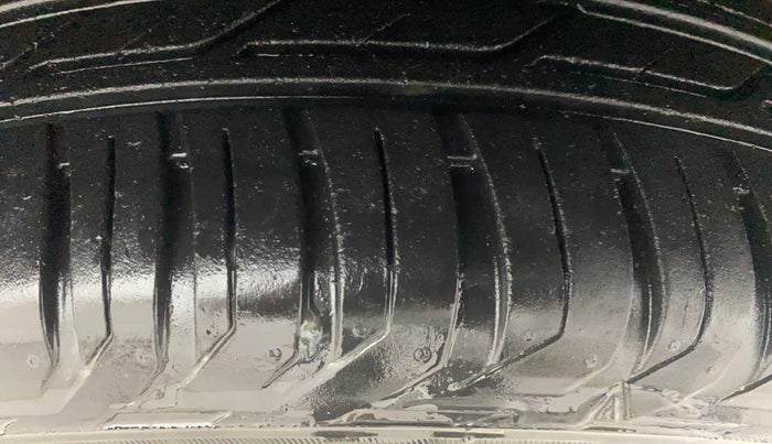 2014 Nissan Terrano XL (P), Petrol, Manual, 77,126 km, Right Front Tyre Tread