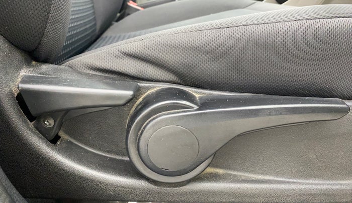 2018 Tata Tiago XZA PETROL, Petrol, Automatic, 99,435 km, Driver Side Adjustment Panel