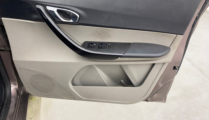 2018 Tata Tiago XZA PETROL, Petrol, Automatic, 99,435 km, Driver Side Door Panels Control
