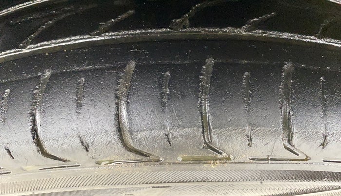 2018 Tata Tiago XZA PETROL, Petrol, Automatic, 99,435 km, Left Front Tyre Tread
