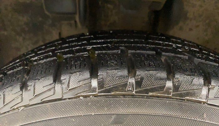 2016 Renault Kwid RXT 0.8, Petrol, Manual, 43,670 km, Left Front Tyre Tread