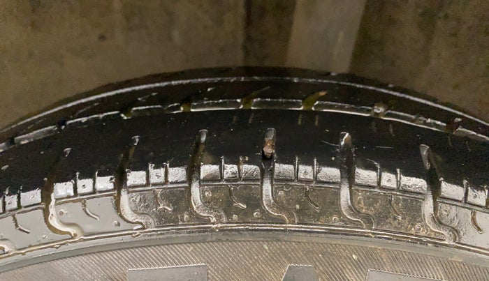 2016 Renault Kwid RXT 0.8, Petrol, Manual, 43,670 km, Left Rear Tyre Tread