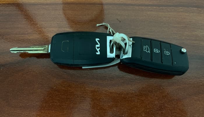 2023 KIA CARENS PRESTIGE 1.5 PETROL 7 STR, Petrol, Manual, 28,858 km, Key Close Up