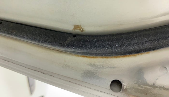 2012 Maruti Swift VXI, Petrol, Manual, 61,377 km, Right rear door - Slightly rusted