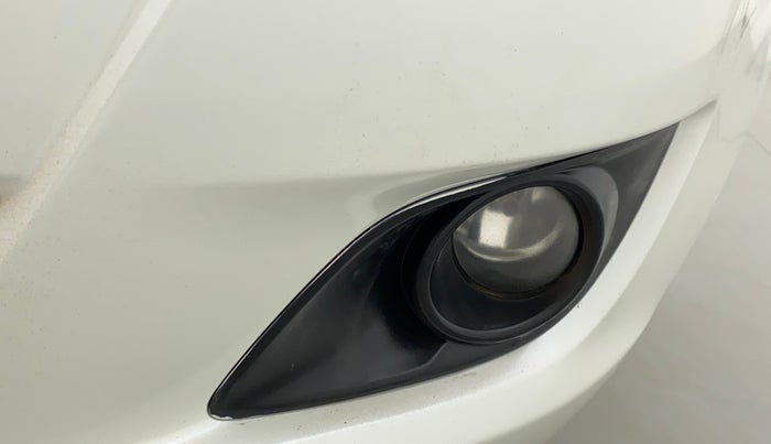 2012 Maruti Swift VXI, Petrol, Manual, 61,377 km, Left fog light - Not working