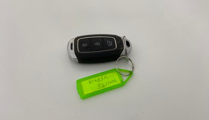 2022 Hyundai Verna SX 1.5 VTVT, Petrol, Manual, 23,164 km, Key Close Up