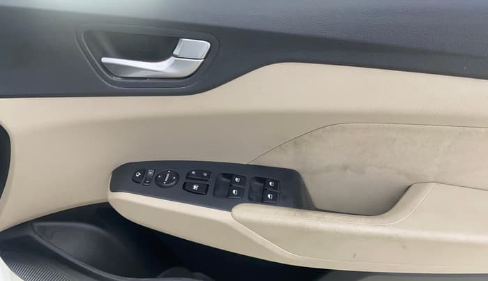 2022 Hyundai Verna SX 1.5 VTVT, Petrol, Manual, 23,164 km, Driver Side Door Panels Control