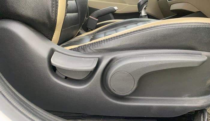 2022 Hyundai Verna SX 1.5 VTVT, Petrol, Manual, 23,164 km, Driver Side Adjustment Panel