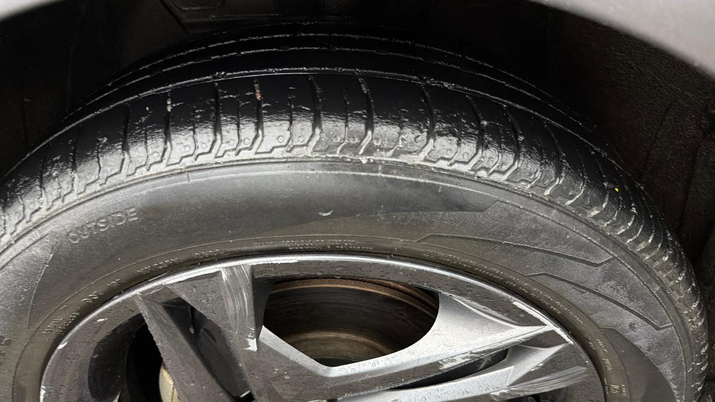 2022 Hyundai NEW I20 SPORTZ 1.2 MT, Petrol, Manual, 64,813 km, Left Front Tyre Tread