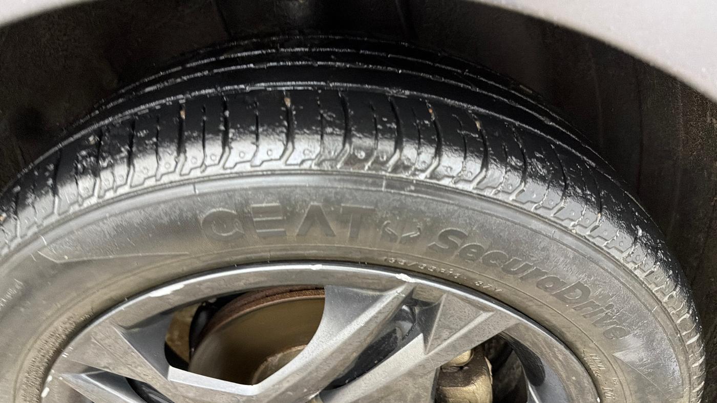 2022 Hyundai NEW I20 SPORTZ 1.2 MT, Petrol, Manual, 64,813 km, Right Front Tyre Tread