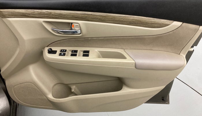2019 Maruti Ciaz DELTA AT 1.5 SHVS PETROL, Petrol, Automatic, 69,022 km, Driver Side Door Panels Control