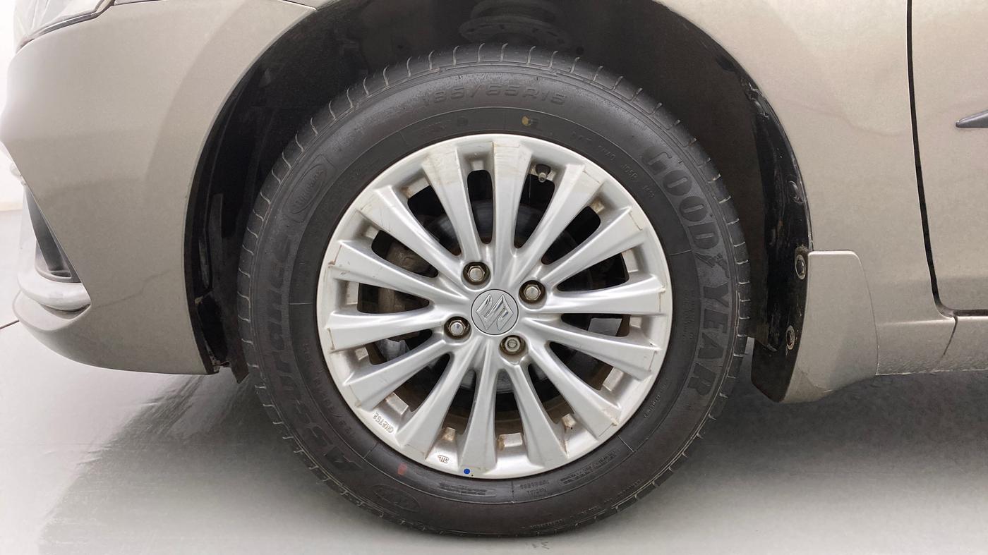 2019 Maruti Ciaz DELTA AT 1.5 SHVS PETROL, Petrol, Automatic, 69,022 km, Left Front Wheel