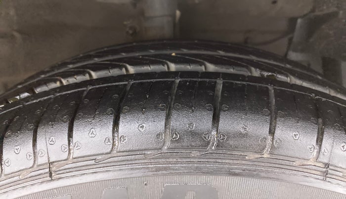 2019 Maruti Ciaz DELTA AT 1.5 SHVS PETROL, Petrol, Automatic, 69,022 km, Right Front Tyre Tread