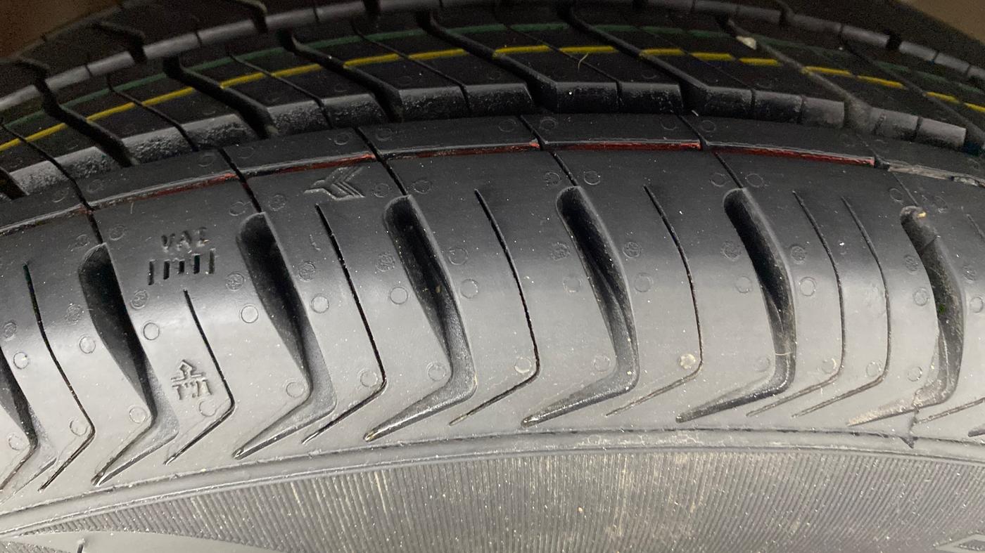 2018 Maruti Celerio ZXI AMT (O), Petrol, Automatic, 54,686 km, Right Front Tyre Tread
