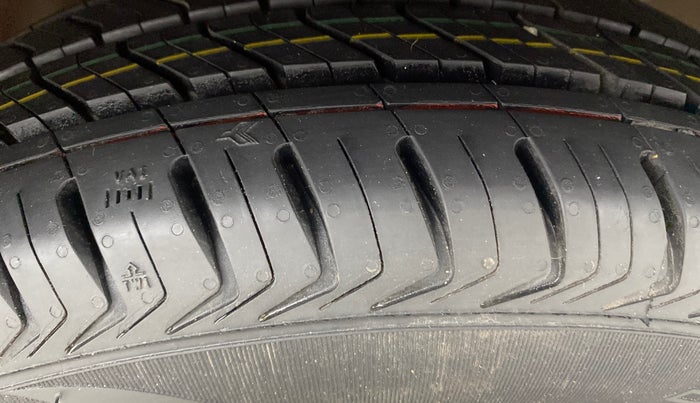 2018 Maruti Celerio ZXI AMT (O), Petrol, Automatic, 54,686 km, Right Front Tyre Tread