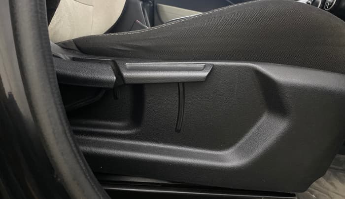 2022 Hyundai VENUE SX 1.2 PETROL, Petrol, Manual, 69,391 km, Driver Side Adjustment Panel