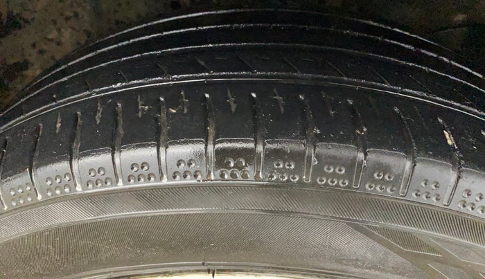 2012 Honda City 1.5L I-VTEC S MT, Petrol, Manual, 1,47,423 km, Right Front Tyre Tread