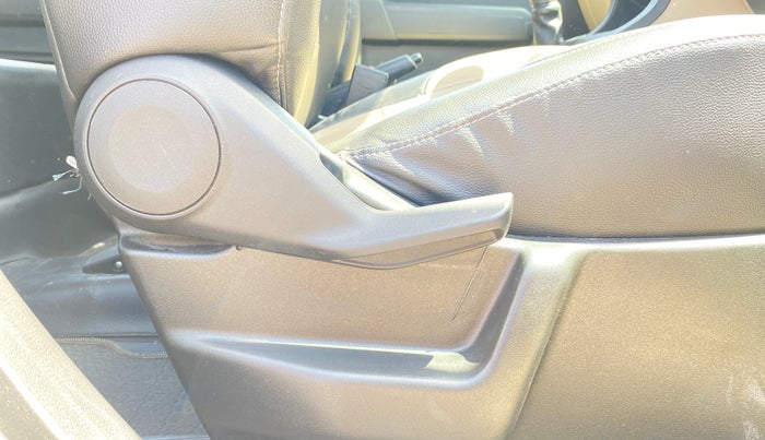 2021 Maruti New Wagon-R LXI (O) 1.0, Petrol, Manual, 15,874 km, Driver Side Adjustment Panel