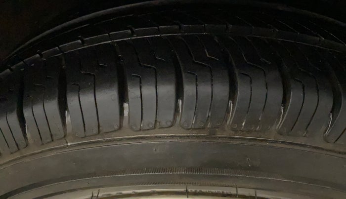 2017 Hyundai Elite i20 SPORTZ 1.2, Petrol, Manual, 71,535 km, Left Rear Tyre Tread