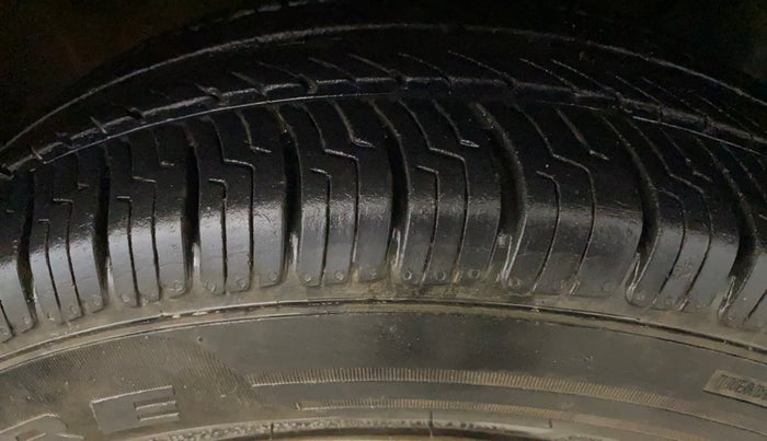 2017 Hyundai Elite i20 SPORTZ 1.2, Petrol, Manual, 71,535 km, Right Front Tyre Tread