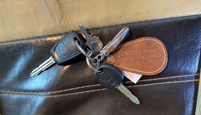 2016 Hyundai Grand i10 MAGNA 1.2 KAPPA VTVT, Petrol, Manual, 17,104 km, Key Close Up