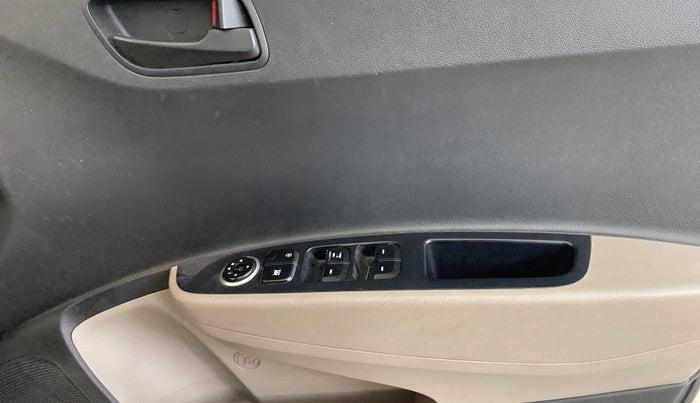 2016 Hyundai Grand i10 MAGNA 1.2 KAPPA VTVT, Petrol, Manual, 17,104 km, Driver Side Door Panels Control