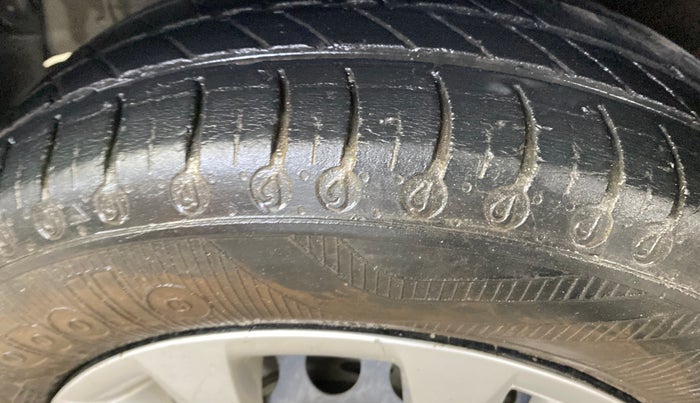 2016 Hyundai Grand i10 MAGNA 1.2 KAPPA VTVT, Petrol, Manual, 17,104 km, Right Rear Tyre Tread